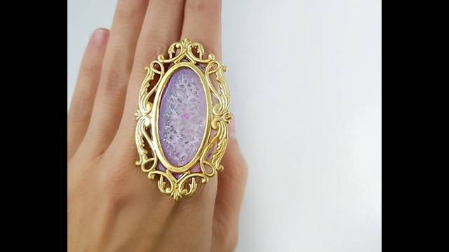 КОЛЕДНА КОЛЕКЦИЯ ЕЛЕГАНТНИ ПРЪСТЕНИ И ЛУКСОЗНИ ПОДАРЪЦИ ЗА ЖЕНИ С БИЖУТА