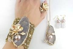 10 луксозни онлайн подаръка за Коледа и Нова Година с бижута и гривни за Зима