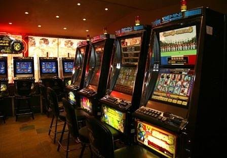 Треньор по футбол ограби казиното на хотел в Сандански