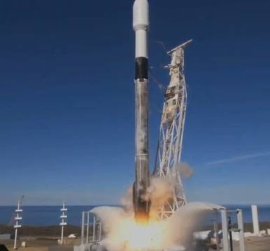 Три пъти до орбита и обратно! Ракета Фолкън 9 постави рекорд по възвръщаемост.