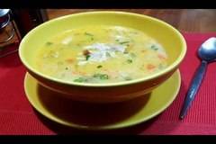 Пилешка супа с фиде и застройка