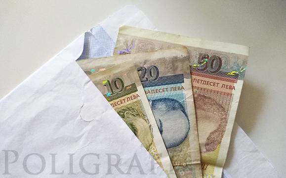 Задържаха измамничка, взела от мъж 1 120 лева под претекст, че е болна