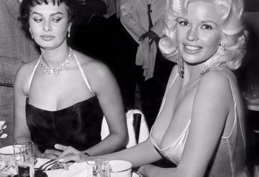 Вижте каква е историята на знаменитата СНИМКА на София Лорен и Джейн Мансфийлд