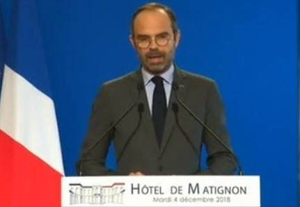 Франция отмени увеличението на данъка върху горивата