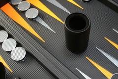 Онлайн табла: играйте табла в интернет за удоволствие или за истински пари