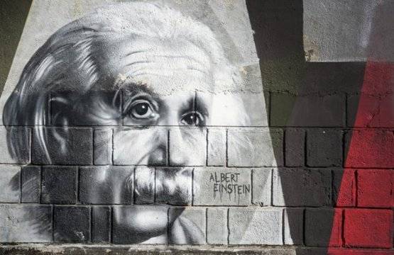 Решете тази логическа задача на Айнщайн