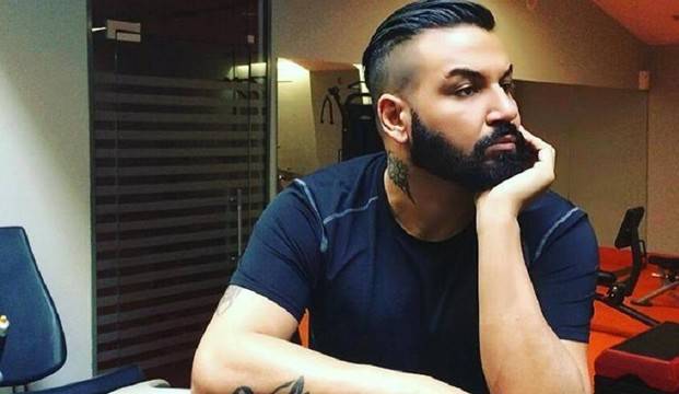 Снимка на Азис на 18 години стана хит в мрежата! Вижте как е изглеждал краля на поп-фолка!