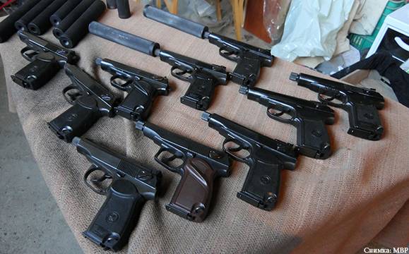 Откриха склад за незаконно оръжие, иззети са картечници и огромно количество барут и боеприпаси