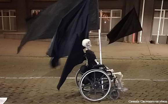 Палатковият лагер на майките се мести пред здравното министерство