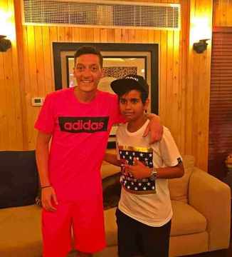 Най-богатият тинейджър в света има зоологическа градина, кецове за милиони долари и отказва да приеме Роналдо и Риана (ВИДЕО)