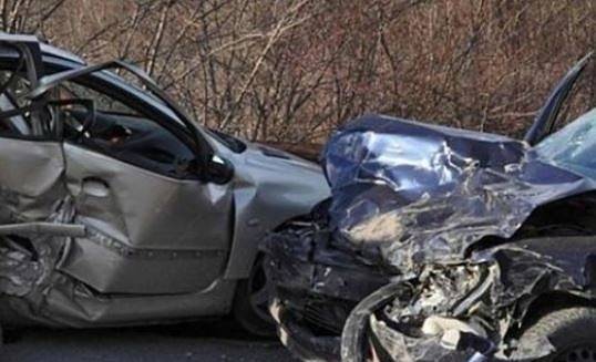 Жена загина, а 7 души са ранени при тежка катастрофа край Елин Пелин