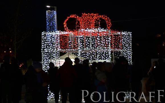 Дядо Коледа ще минава през пл. „Тройката“ всяка вечер до Рождество