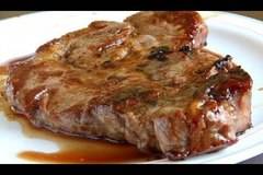 Свински пържолки с мед и соев сос