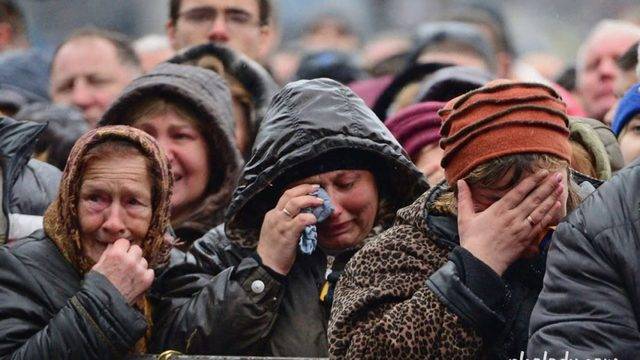 Жалката истина за България: Пенсионерите с 200 лв. пенсия, майките с 40 лв. детски, а непълнолетните роми с деца по 1400 лв.!