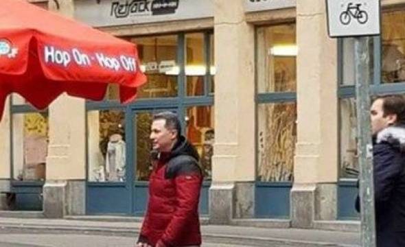 Британски журналист засне бягащия от правосъдието Груевски в Будапеща