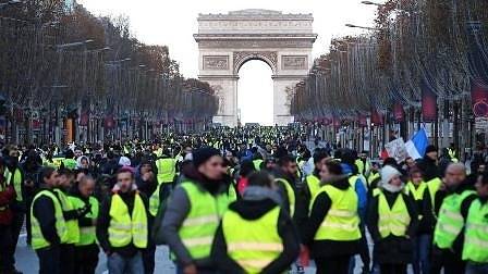 Правителството на Франция призова „жълтите жилетки“ да не протестират през уикенда