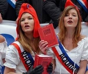 Три воденични камъка тежат на нежната шия на Франция