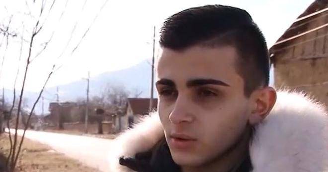 Да нямаш, но да даряваш: Момче от дом за сираци изпраща помощи за възрастни хора