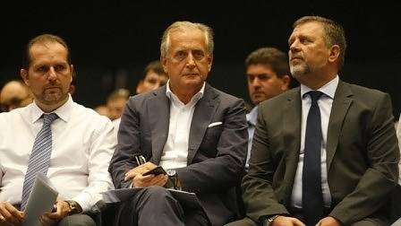 Тръст „Синя България“ иска от Спас Русев структурни промени