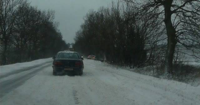 КОЛА СЕ ЗАБИ В ДЪРВО ПО ПЪТЯ ВАРНА-ДОБРИЧ РАЗЛИЧНИТЕ НОВИНИ DIFFERENT NEWS
