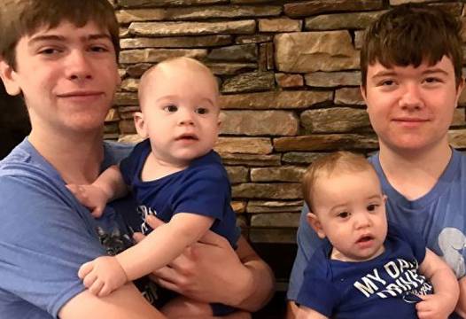 Близнаци, заченати в един и същ ден, се родиха с разлика от 15 години