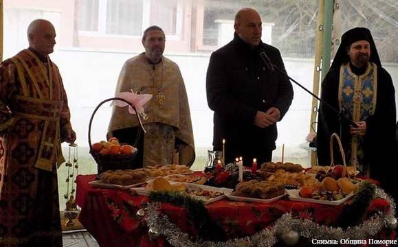 Поморие посрещна Рождество Христово