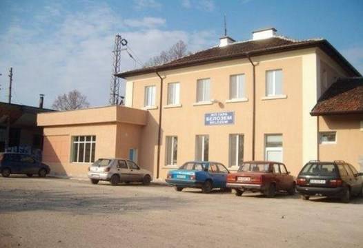 Пак безчинство: Осем ромчета направиха голяма поразия на гарата в Белозем