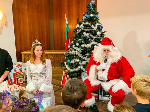 Детско коледно парти с Маша и Мечока