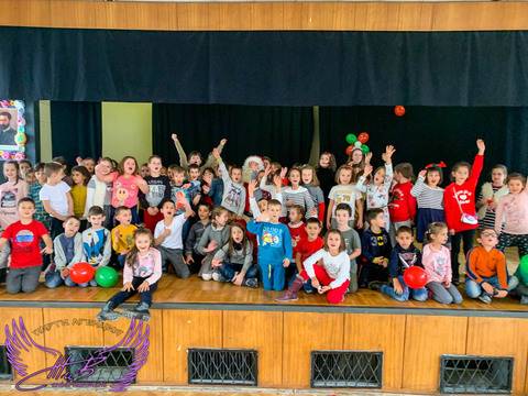 Коледно парти в училище