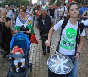 Проф. Валери Стефанов: Рано или късно вождовете бягат да се спасят от народната любов