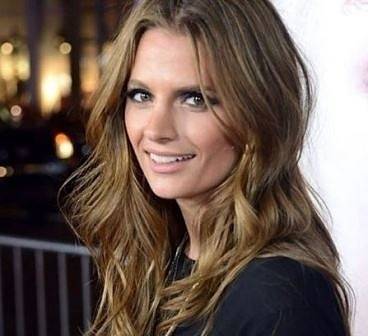 Стана Катич посрещна Нова Година в София с български гайдари (СНИМКИ)