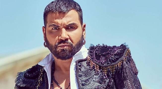 Азис стана герой в джендър филм