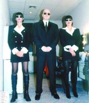 Бомба в КОЧ! Вижте Деси Радева като секретарка на Слави Трифонов (СНИМКИ)!