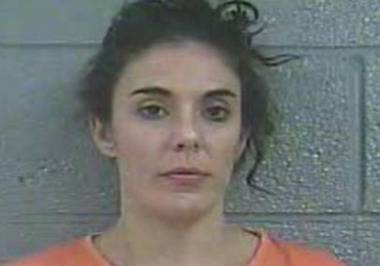 Учителка дрогира ученици на организирано от нея новогодишно парти