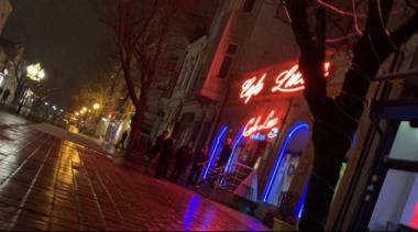 Кървава драма в Плевен! Военен направи съпругата си на решето, мушка я 6 пъти с нож и…