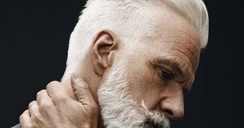 Защо побеляват косите ни?