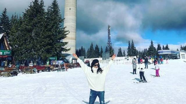 Татяна забрави, че е фолкпевица и…