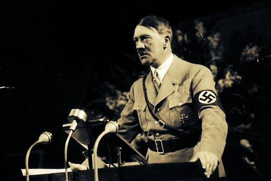 Какво казва Хитлер за политиците: Уникална реч на Хитлер за политиците, която е актуална и днес