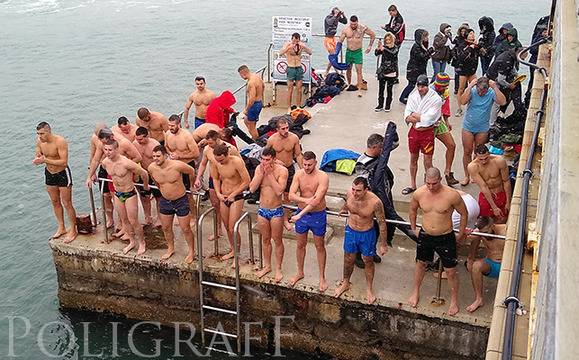 Именик спаси кръста в Бургас