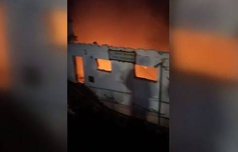 Пожар изпепели кметството в родопското село Скребатно