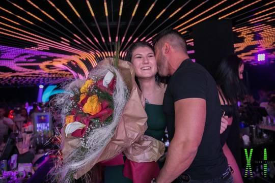 Галин ощастливи фенка на сцената (СНИМКИ)