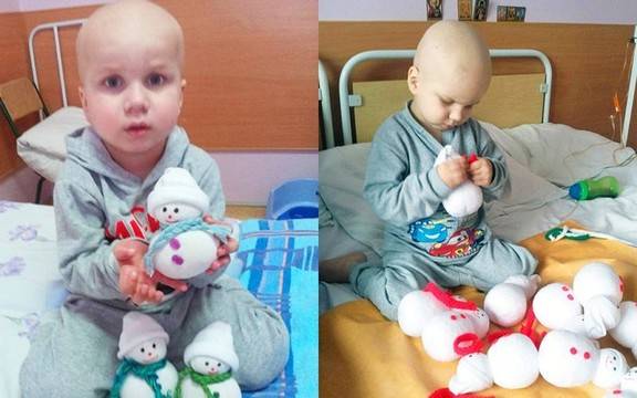 Историята, която трогна до сълзи света: 4-годишното момченце, което само шие играчки, за да плати лечението си!