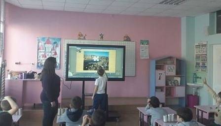 МОН стартира електронна платформа за занимания по интереси в училищата