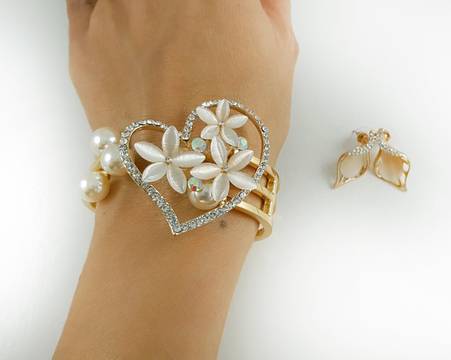 Романтични онлайн подаръци за жени от златна серия бижута за Св. Валентин