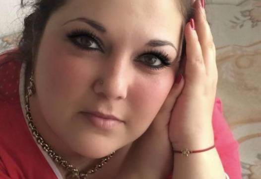 Ето какво се случва с красивата Ажда, залята с киселина пред дома си преди 8 месеца