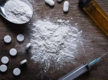 Хванаха четирима с наркотици