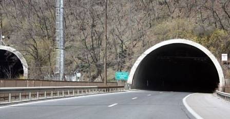 Промяна в движението в тунел „Ечемишка“ на АМ „Хемус“