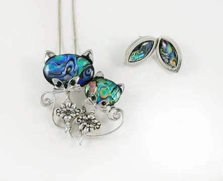 Уникални подаръци за Свети Валентин с луксозни бижута за 14 февруари