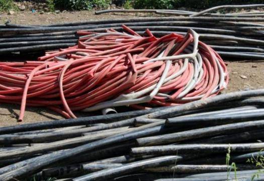 Чевръста ромка тръгна да краде кабел и я застигна страшно възмездие