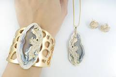 Романтика с бижута за Свети Валентин и 14 онлайн подаръка за жени